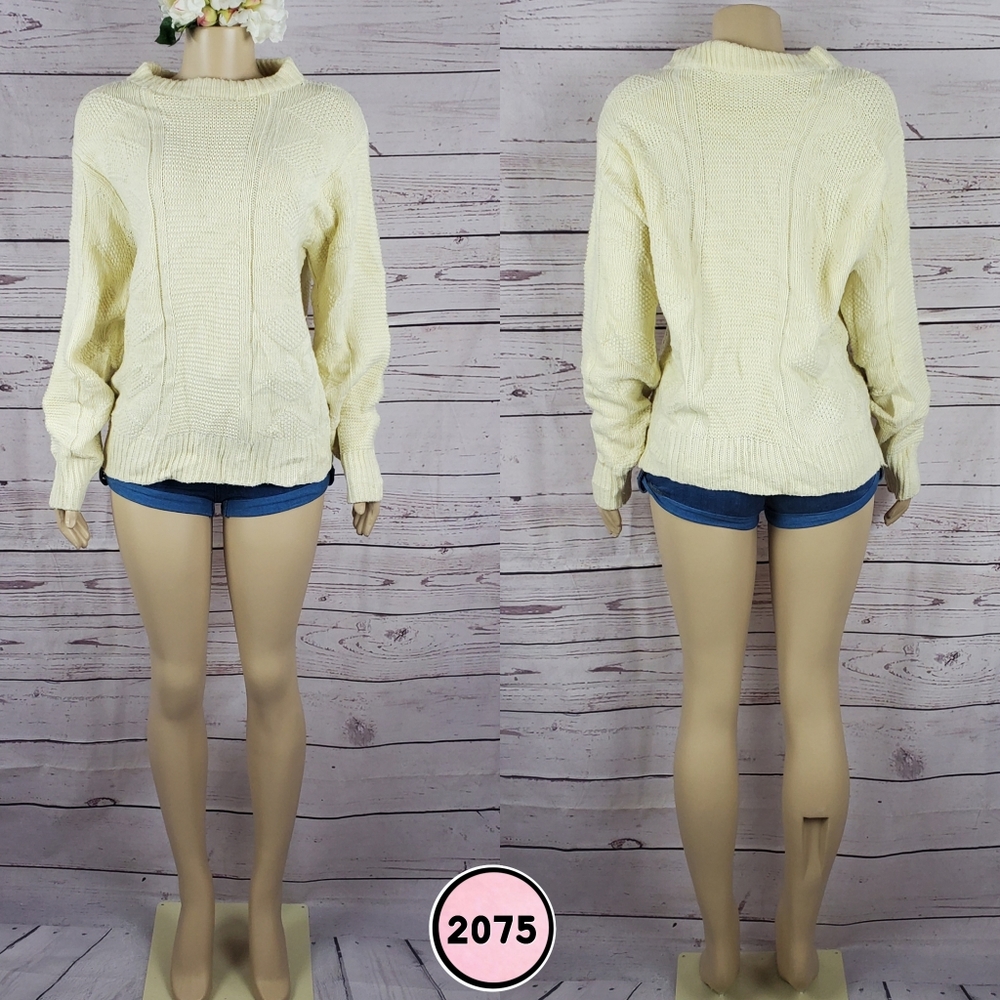 studio one medium knit sweater ( 5 for $20 )